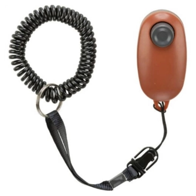 TRIXIE csuklóra vagy övre rögzíthető kutyaklikker (2298)